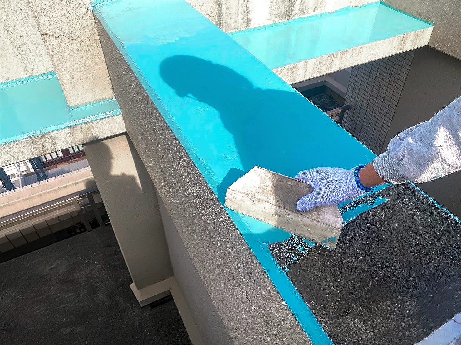 防水工事の施工現場