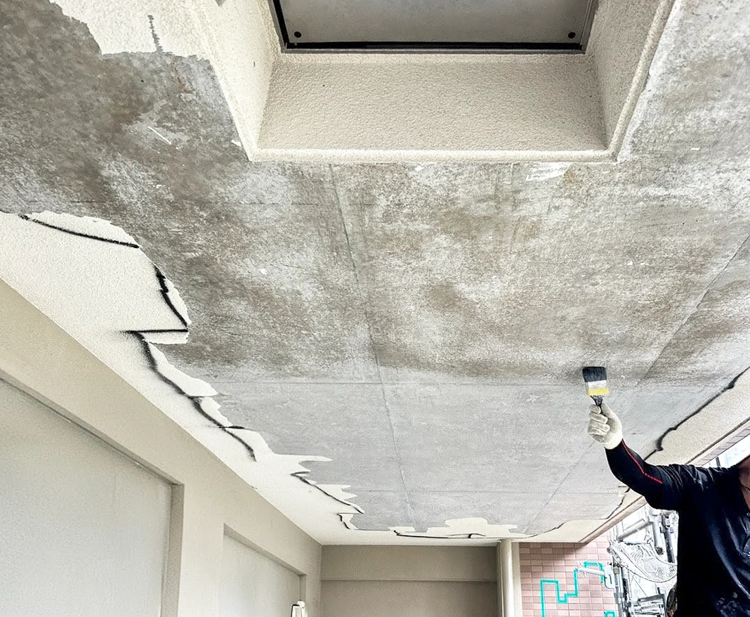 外壁補修工事の施工現場