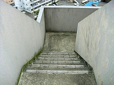 エメラルドマンション 施工前の外観